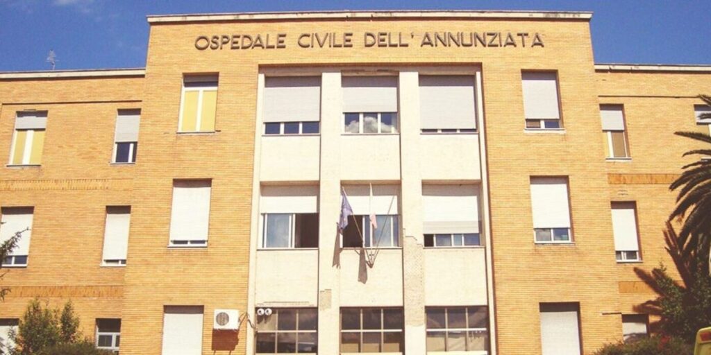 Cosenza. Presunti maltrattamenti nei confronti di due fratellini di 4 e 2 anni: indagate mamma e nonna