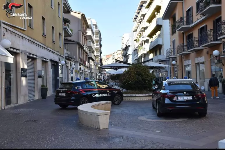 Cosenza. Furti d’auto con il metodo del cavallo di ritorno: due arresti e un obbligo di presentazione