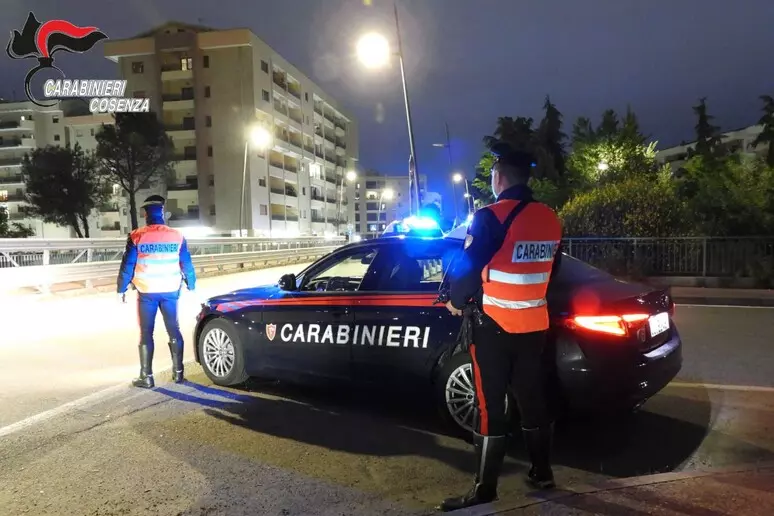 Luzzi. Sequestra la ex compagna: carabinieri trovano 30enne in un sottotetto