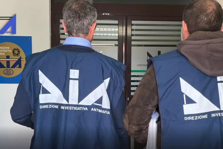 ‘ndrangheta. Estorsioni nell’appalto del “Terzo Megalotto” della Ss106: 6 arresti