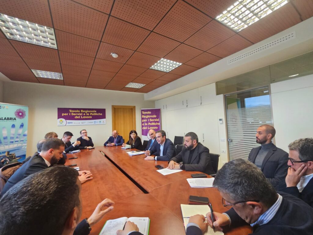 Tirocinanti. Incontro regione-sindacati: over 60 accompagnati alla pensione, 25.000 euro ai comuni per stabilizzazione