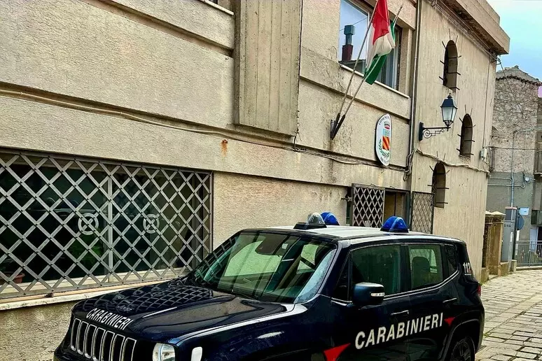 Ammanco al comune di Savelli: beni sequestrati agli indagati ammontano a 3,2 milioni di euro