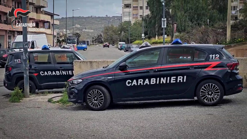 Reggio Calabria. Scoperto deposito clandestino di auto rubate nel quartiere Arghillà